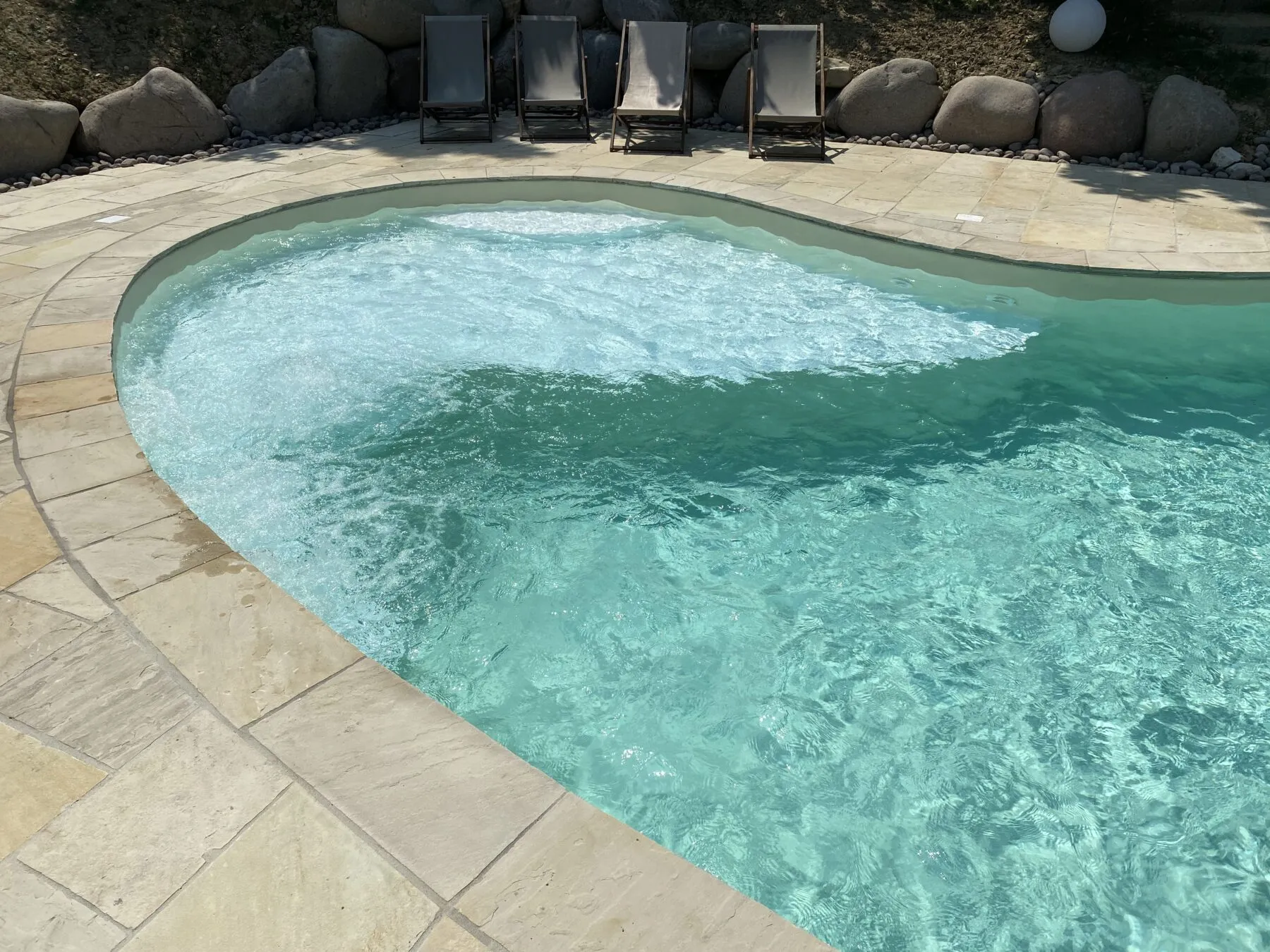 piscina interrata con idromassaggio a firenze