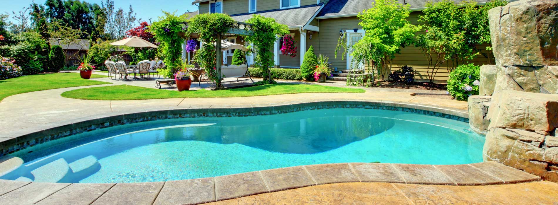 Piscine skimmer interrate